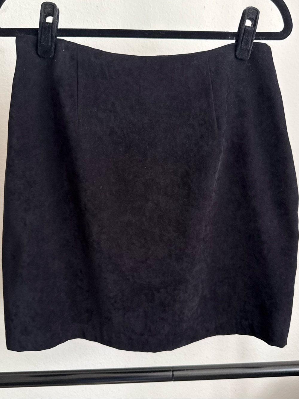 Briggs Petite Black Faux Suede Pencil Skirt 6P Back Slit Y2K